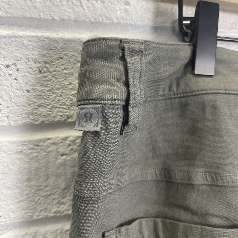 Lululemon ABC Classic Pants Mens Size 33 Army Green Warpstreme 5 Pocket Casual - Picture 5 of 11